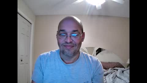 Snapshot of latinoinfla chatting on January 19, 2025, 1:43 am latinoinfla online show from January 19, 2025, 1:43 am