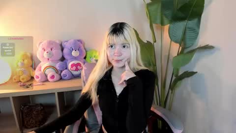 laukyubey1 online show from October 21, 2025, 7:47 pm