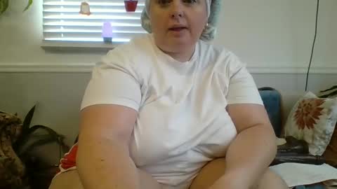 Snapshot of laulauma chatting on January 2, 2025, 2:57 pm LauLauMa online show from January 2, 2025, 2:57 pm