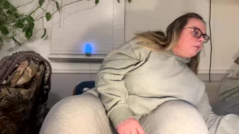 Snapshot of laulauma chatting on January 5, 2025, 7:07 am LauLauMa online show from January 5, 2025, 7:07 am