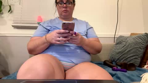 Snapshot of laulauma chatting on January 20, 2025, 4:21 am LauLauMa online show from January 20, 2025, 4:21 am