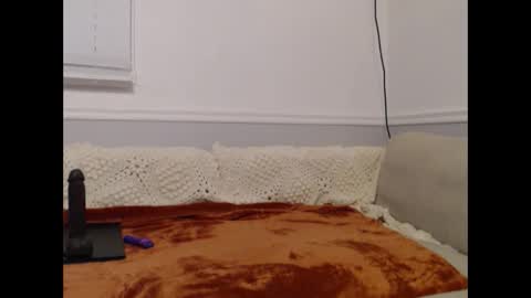 Snapshot of laulauma chatting on February 9, 2025, 1:44 am LauLauMa online show from February 9, 2025, 1:44 am