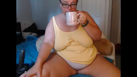 Snapshot of laulauma chatting on September 14, 2025, 3:22 pm LauLauMa online show from September 14, 2025, 3:22 pm