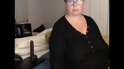 Snapshot of laulauma chatting on September 15, 2025, 3:50 am LauLauMa online show from September 15, 2025, 3:50 am