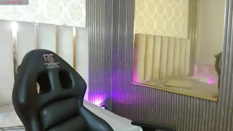 Snapshot of laulin_tay chatting on February 8, 2026, 3:54 am laulin_tay online show from February 8, 2026, 3:54 am