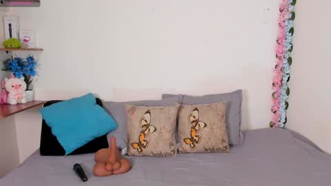 laura1__ online show from January 28, 2025, 1:18 am