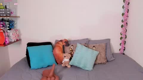 laura1__ online show from September 25, 2025, 11:19 pm