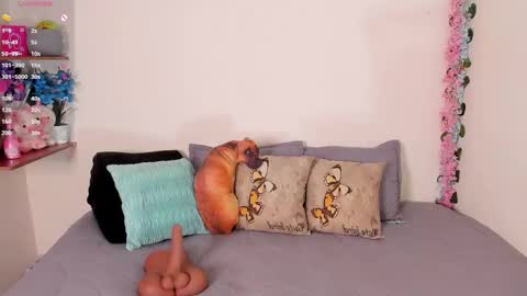 Snapshot of laura1__ chatting on February 19, 2026, 11:12 pm laura1__ online show from February 19, 2026, 11:12 pm