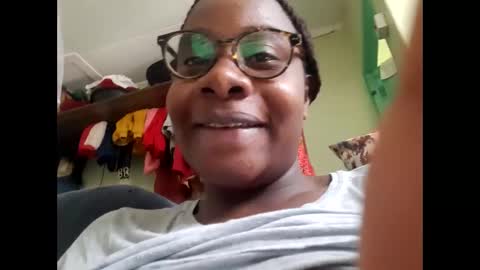 laura829489 online show from December 20, 2025, 9:49 am