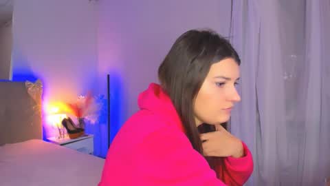 Snapshot of laura__leee chatting on February 16, 2026, 6:20 am Laura online show from February 16, 2026, 6:20 am