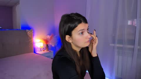 Snapshot of laura__leee chatting on February 22, 2026, 6:13 am Laura online show from February 22, 2026, 6:13 am