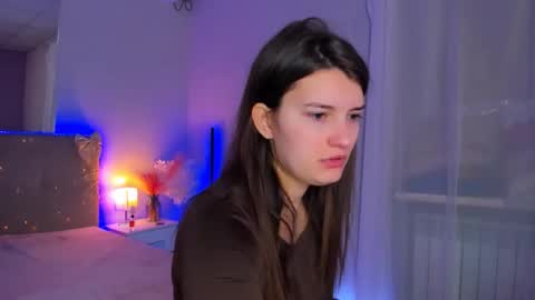 Snapshot of laura__leee chatting on March 1, 2026, 6:15 am Laura online show from March 1, 2026, 6:15 am