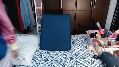 Snapshot of laura_anal_ chatting on September 30, 2025, 9:53 pm Wen online show from September 30, 2025, 9:53 pm