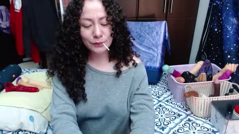 Snapshot of laura_anal_ chatting on October 6, 2025, 9:34 pm Wen online show from October 6, 2025, 9:34 pm