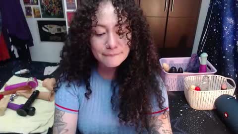 Snapshot of laura_anal_ chatting on November 5, 2025, 8:42 pm Wen online show from November 5, 2025, 8:42 pm