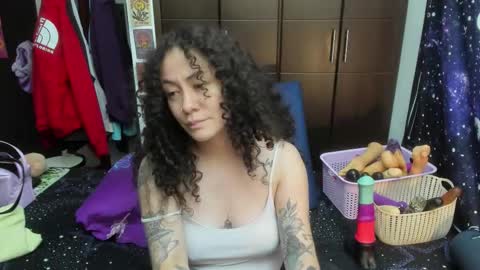 Snapshot of laura_anal_ chatting on November 8, 2025, 8:18 pm Wen online show from November 8, 2025, 8:18 pm