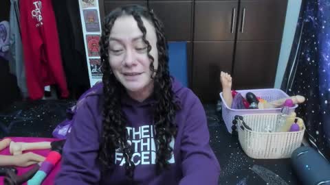 Snapshot of laura_anal_ chatting on November 13, 2025, 7:02 pm Wen online show from November 13, 2025, 7:02 pm