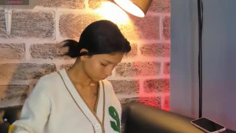 Laura online show from October 12, 2025, 12:37 pm