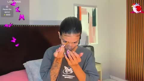 Laura online show from October 14, 2025, 12:50 pm