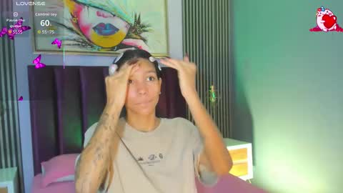 Laura online show from October 24, 2025, 12:45 pm