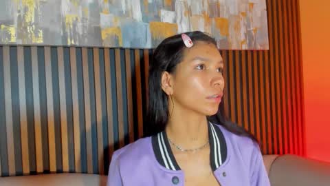 Snapshot of laura_aristizabal_19 chatting on December 20, 2025, 12:23 pm Laura online show from December 20, 2025, 12:23 pm