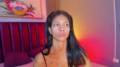 Snapshot of laura_aristizabal_19 chatting on March 3, 2026, 12:33 pm Laura online show from March 3, 2026, 12:33 pm