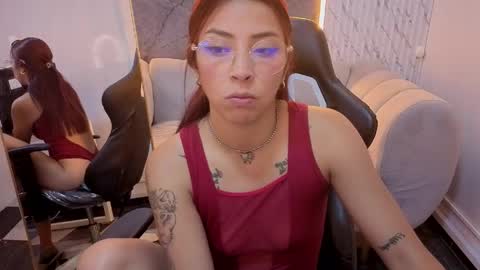 laura_b_ online show from May 8, 2026, 3:12 am