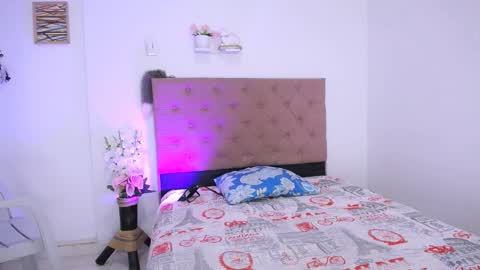 Snapshot of laura_candy02 chatting on September 24, 2025, 2:15 am LAURA online show from September 24, 2025, 2:15 am