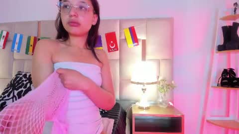 laura_dicardy online show from June 30, 2026, 11:22 am