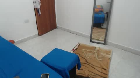 laura_foxx2379 online show from January 7, 2026, 3:20 am