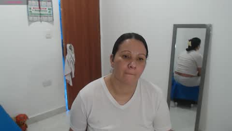 laura_foxx2379 online show from January 31, 2026, 9:57 pm