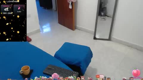 laura_foxx2379 online show from February 17, 2026, 4:13 pm