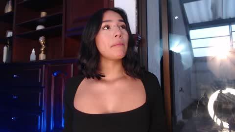 Snapshot of laura_golden1 chatting on December 12, 2024, 10:31 pm lLAURA online show from December 12, 2024, 10:31 pm