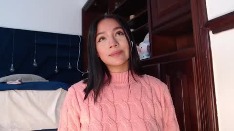 Snapshot of laura_golden1 chatting on December 29, 2024, 1:24 am lLAURA online show from December 29, 2024, 1:24 am