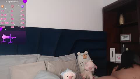 Snapshot of laura_golden1 chatting on January 30, 2025, 1:22 am lLAURA online show from January 30, 2025, 1:22 am