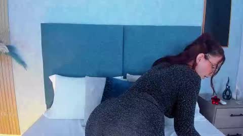 Snapshot of laura_ivy chatting on February 28, 2026, 2:40 pm LauraIvy online show from February 28, 2026, 2:40 pm