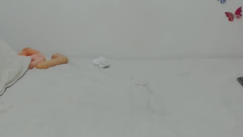 laura lovingxxx online show from November 10, 2025, 8:41 pm