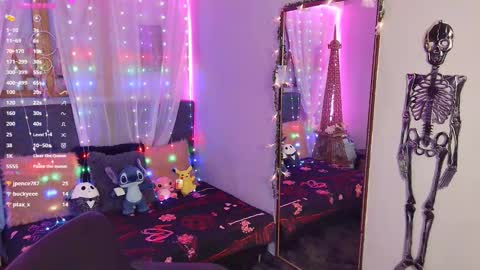 Kate  online show from March 3, 2025, 3:42 pm