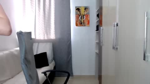 Snapshot of laura_pervert_ chatting on January 22, 2025, 9:21 pm Laura online show from January 22, 2025, 9:21 pm