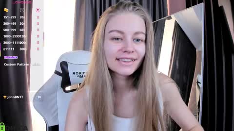 Laura online show from October 19, 2025, 1:56 pm