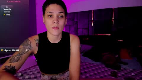 Laura Rose online show from March 7, 2025, 6:02 am