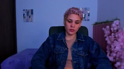 Laura Rose online show from December 18, 2025, 6:08 am