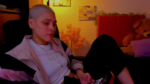 Laura Rose online show from April 6, 2026, 5:08 am