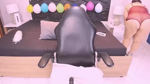 Snapshot of laura_riley chatting on January 19, 2026, 11:58 am Laura online show from January 19, 2026, 11:58 am