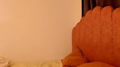 Snapshot of laura_soe chatting on January 12, 2026, 7:02 am LAURA SOE online show from January 12, 2026, 7:02 am