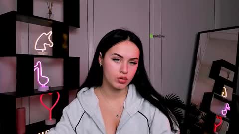 laura_sween online show from October 24, 2025, 7:43 pm