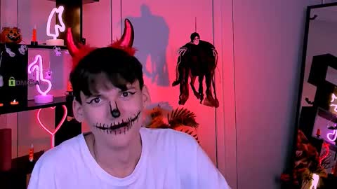 laura_sween online show from October 27, 2025, 9:30 pm