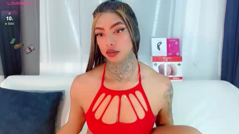 Snapshot of laura_sweet7 chatting on February 4, 2026, 5:46 am Laura online show from February 4, 2026, 5:46 am