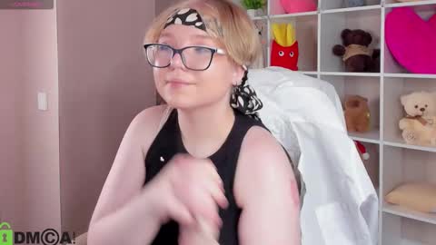 Laura online show from February 3, 2026, 9:58 am