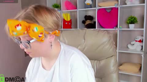 Laura online show from February 4, 2026, 9:59 am